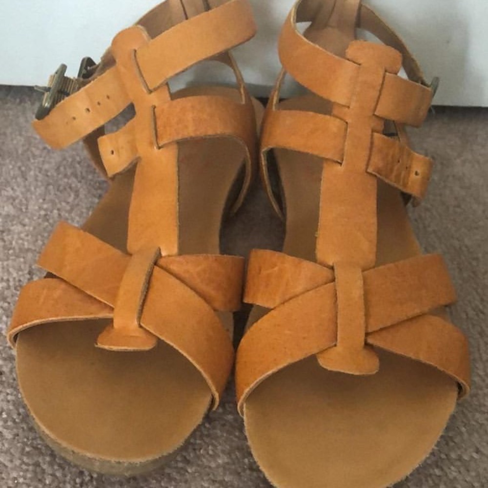 Women’s size 7 Kork Ease sandals